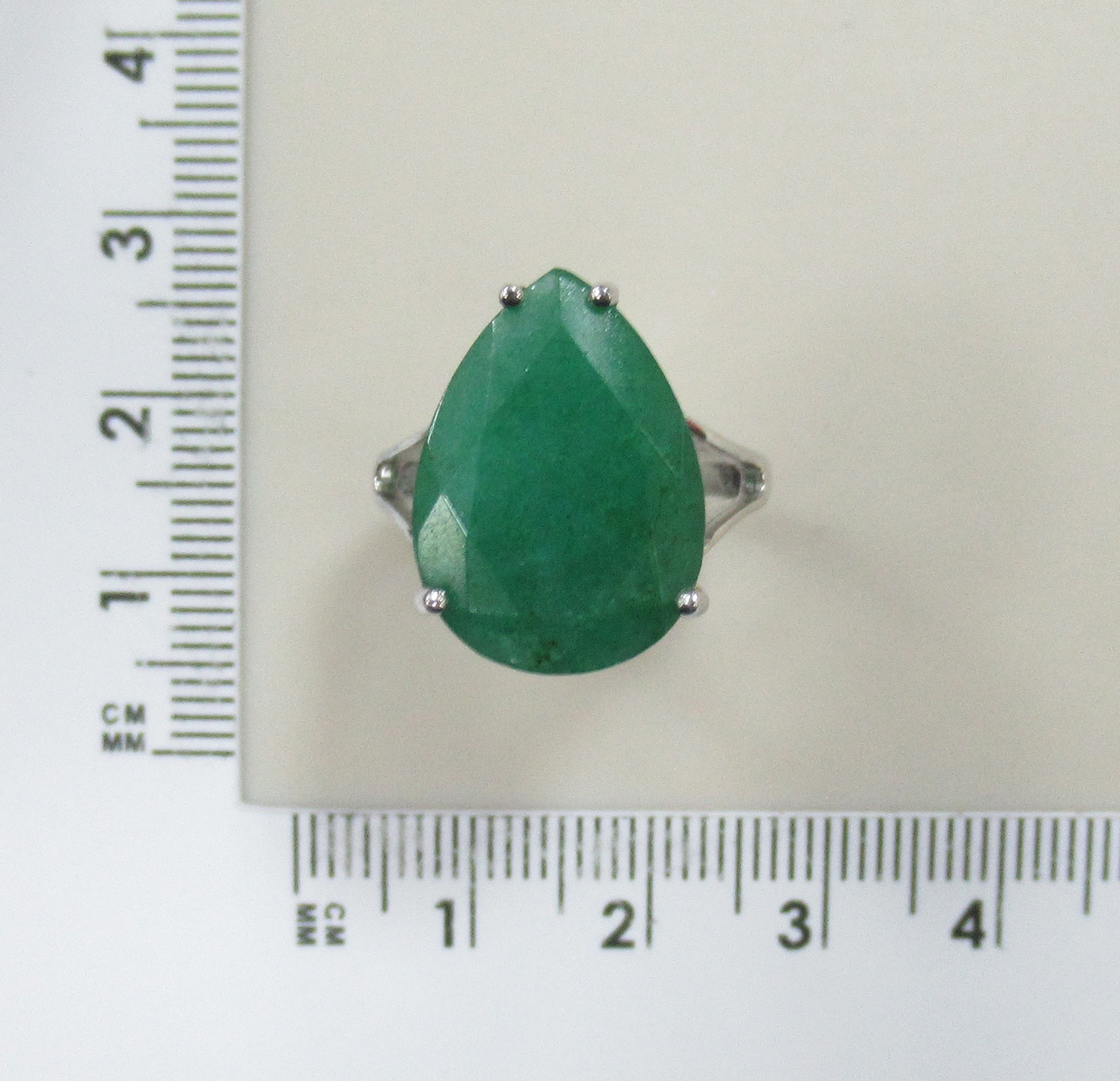 Серебряное кольцо с бериллом